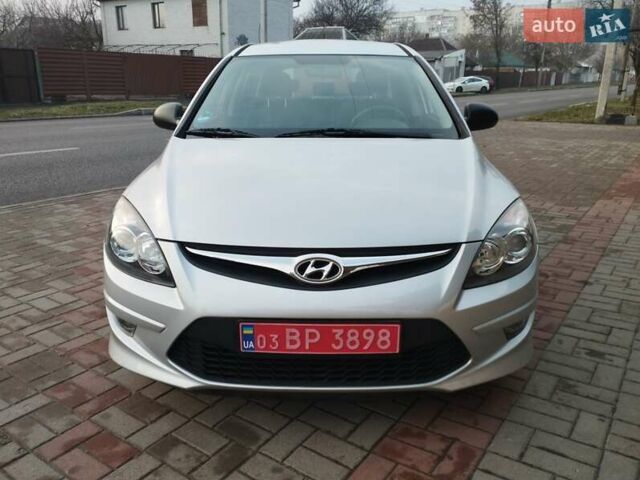 Серый Хендай i30, объемом двигателя 1.4 л и пробегом 187 тыс. км за 6300 $, фото 2 на Automoto.ua
