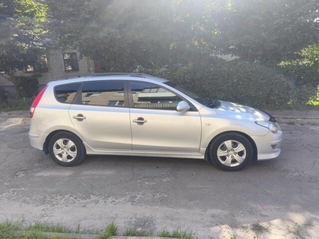 Сірий Хендай i30, об'ємом двигуна 0 л та пробігом 172 тис. км за 6400 $, фото 11 на Automoto.ua