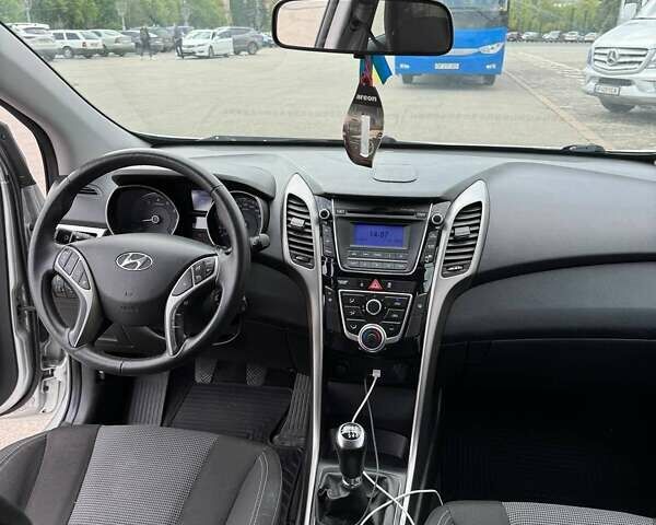 Серый Хендай i30, объемом двигателя 1.6 л и пробегом 149 тыс. км за 8500 $, фото 11 на Automoto.ua