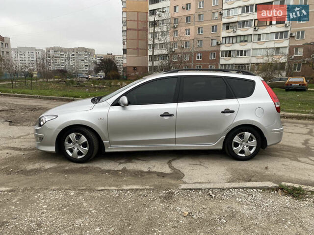 Сірий Хендай i30, об'ємом двигуна 1.6 л та пробігом 87 тис. км за 8200 $, фото 25 на Automoto.ua