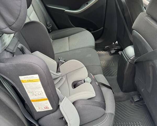 Серый Хендай i30, объемом двигателя 1.6 л и пробегом 149 тыс. км за 8500 $, фото 13 на Automoto.ua