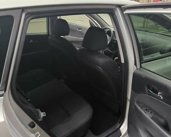 Сірий Хендай i30, об'ємом двигуна 1.58 л та пробігом 200 тис. км за 7150 $, фото 7 на Automoto.ua