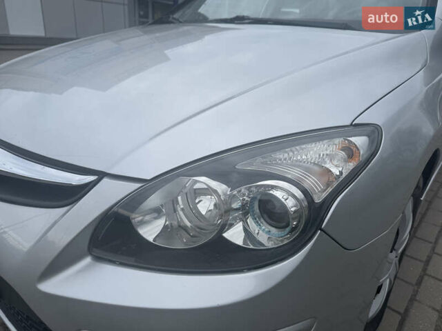 Серый Хендай i30, объемом двигателя 1.4 л и пробегом 220 тыс. км за 6450 $, фото 13 на Automoto.ua