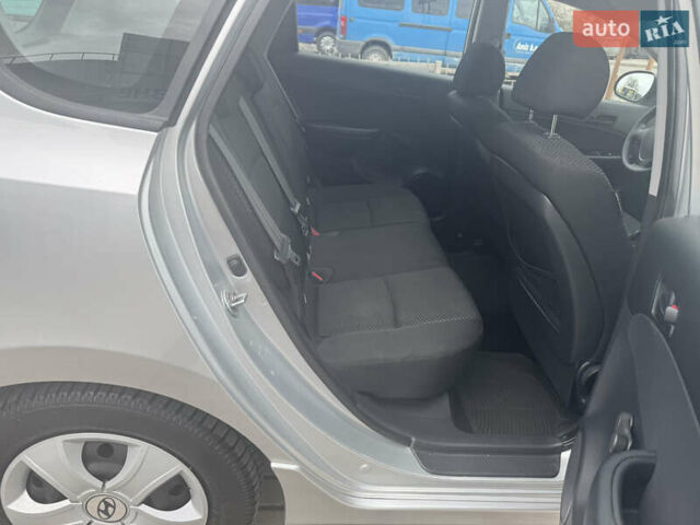 Серый Хендай i30, объемом двигателя 1.4 л и пробегом 220 тыс. км за 6450 $, фото 26 на Automoto.ua