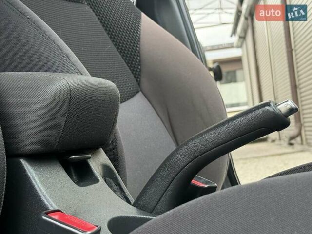 Хендай i30 2012 в Дрогобыче на Automoto.ua Серый Хендай i30, объемом двигателя 1.4 л и пробегом 230 тыс. км за 5650 $, фото 65 на Automoto.ua