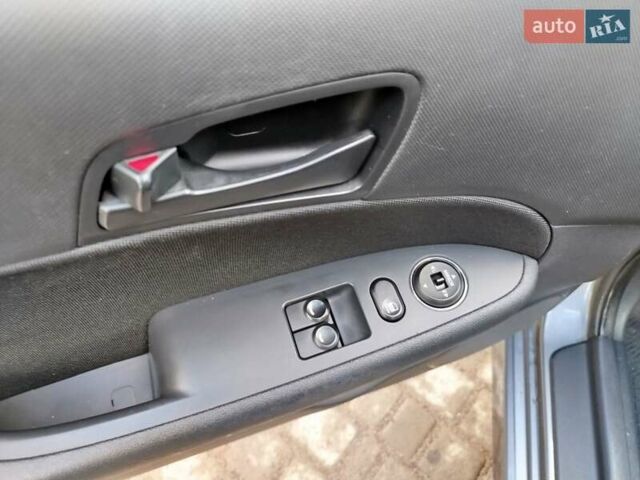 Сірий Хендай i30, об'ємом двигуна 1.4 л та пробігом 166 тис. км за 6350 $, фото 3 на Automoto.ua