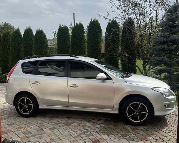 Серый Хендай i30, объемом двигателя 1.59 л и пробегом 304 тыс. км за 6200 $, фото 1 на Automoto.ua