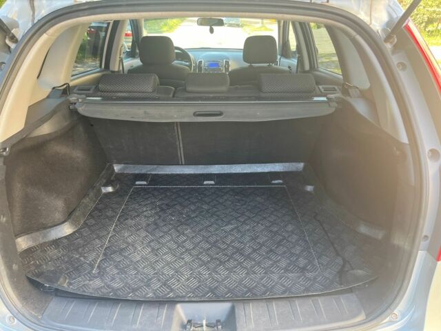 Сірий Хендай i30, об'ємом двигуна 0 л та пробігом 172 тис. км за 6400 $, фото 12 на Automoto.ua