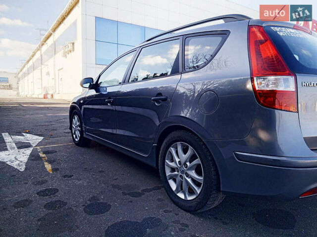 Сірий Хендай i30, об'ємом двигуна 1.4 л та пробігом 167 тис. км за 7400 $, фото 11 на Automoto.ua