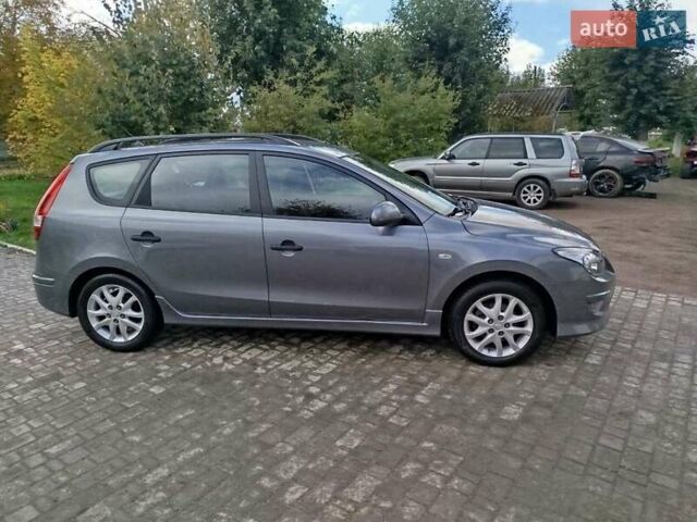 Сірий Хендай i30, об'ємом двигуна 1.4 л та пробігом 166 тис. км за 6350 $, фото 7 на Automoto.ua