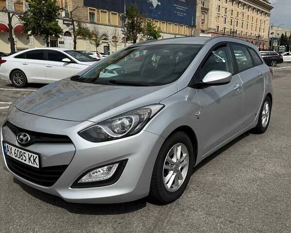 Серый Хендай i30, объемом двигателя 1.6 л и пробегом 149 тыс. км за 8500 $, фото 6 на Automoto.ua