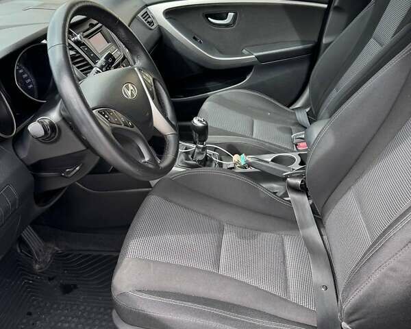 Серый Хендай i30, объемом двигателя 1.6 л и пробегом 149 тыс. км за 8500 $, фото 8 на Automoto.ua