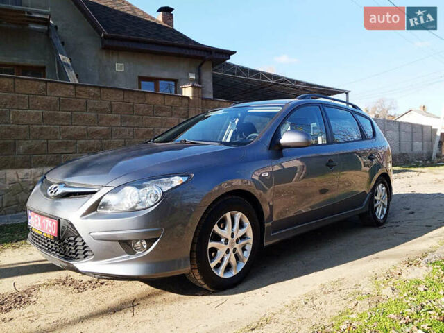 Сірий Хендай i30, об'ємом двигуна 1.4 л та пробігом 167 тис. км за 7400 $, фото 1 на Automoto.ua