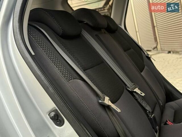 Хендай i30 2012 в Дрогобыче на Automoto.ua Серый Хендай i30, объемом двигателя 1.4 л и пробегом 230 тыс. км за 5650 $, фото 50 на Automoto.ua