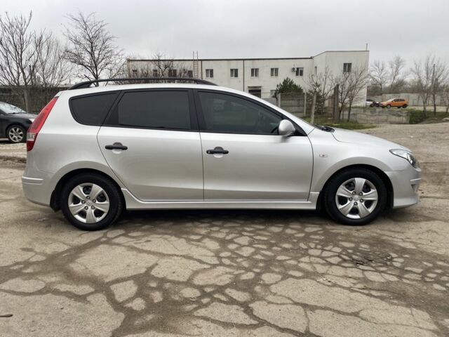 Серый Хендай i30, объемом двигателя 1.6 л и пробегом 87 тыс. км за 8200 $, фото 4 на Automoto.ua