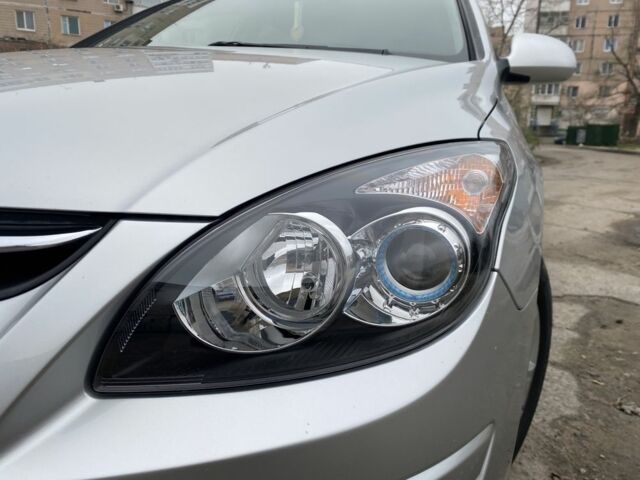 Серый Хендай i30, объемом двигателя 1.6 л и пробегом 87 тыс. км за 8200 $, фото 8 на Automoto.ua
