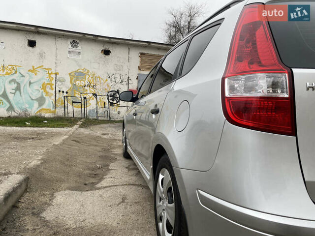 Сірий Хендай i30, об'ємом двигуна 1.6 л та пробігом 87 тис. км за 8200 $, фото 19 на Automoto.ua