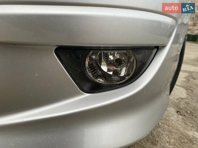 Сірий Хендай i30, об'ємом двигуна 1.6 л та пробігом 87 тис. км за 8200 $, фото 12 на Automoto.ua