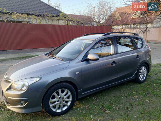 Сірий Хендай i30, об'ємом двигуна 1.4 л та пробігом 167 тис. км за 7400 $, фото 12 на Automoto.ua