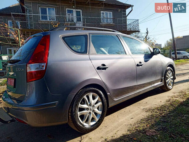 Сірий Хендай i30, об'ємом двигуна 1.4 л та пробігом 167 тис. км за 7400 $, фото 7 на Automoto.ua