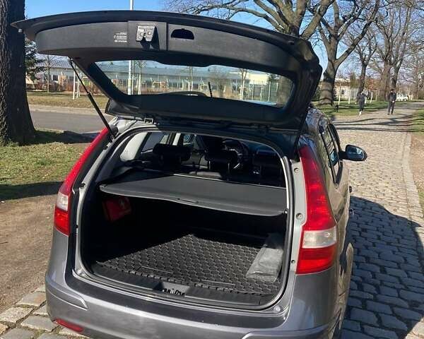 Серый Хендай i30, объемом двигателя 1.6 л и пробегом 145 тыс. км за 7063 $, фото 9 на Automoto.ua