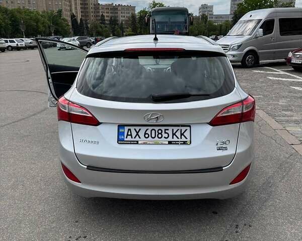 Серый Хендай i30, объемом двигателя 1.6 л и пробегом 149 тыс. км за 8500 $, фото 7 на Automoto.ua