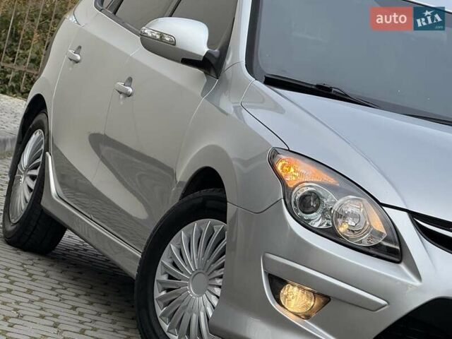 Хендай i30 2012 в Дрогобыче на Automoto.ua Серый Хендай i30, объемом двигателя 1.4 л и пробегом 230 тыс. км за 5650 $, фото 5 на Automoto.ua
