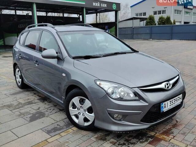 Сірий Хендай i30, об'ємом двигуна 1.58 л та пробігом 320 тис. км за 5800 $, фото 2 на Automoto.ua