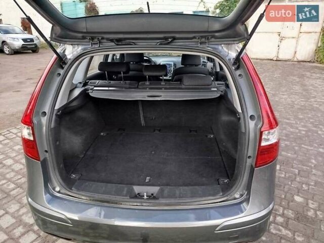 Сірий Хендай i30, об'ємом двигуна 1.4 л та пробігом 166 тис. км за 6350 $, фото 15 на Automoto.ua