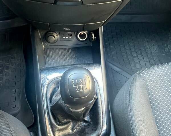 Сірий Хендай i30, об'ємом двигуна 0 л та пробігом 172 тис. км за 6400 $, фото 12 на Automoto.ua