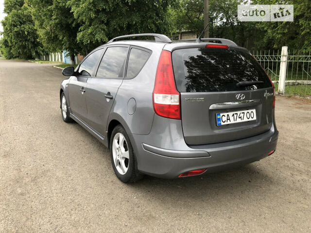 Сірий Хендай i30, об'ємом двигуна 1.6 л та пробігом 172 тис. км за 7000 $, фото 3 на Automoto.ua