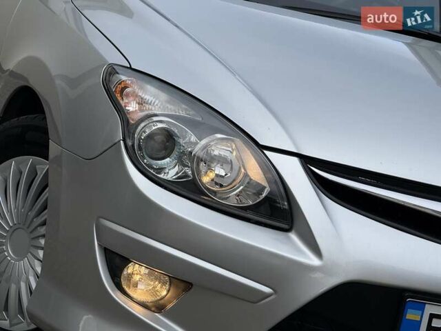 Хендай i30 2012 в Дрогобыче на Automoto.ua Серый Хендай i30, объемом двигателя 1.4 л и пробегом 230 тыс. км за 5650 $, фото 9 на Automoto.ua