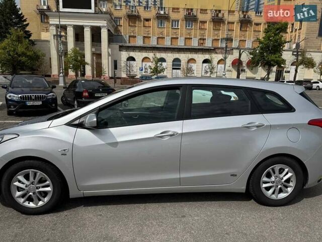 Серый Хендай i30, объемом двигателя 1.6 л и пробегом 149 тыс. км за 8500 $, фото 2 на Automoto.ua