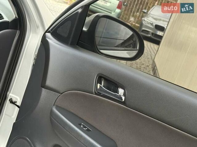 Хендай i30 2012 в Дрогобыче на Automoto.ua Серый Хендай i30, объемом двигателя 1.4 л и пробегом 230 тыс. км за 5650 $, фото 55 на Automoto.ua