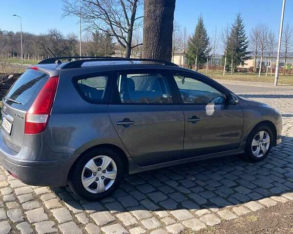 Серый Хендай i30, объемом двигателя 1.6 л и пробегом 145 тыс. км за 7063 $, фото 2 на Automoto.ua
