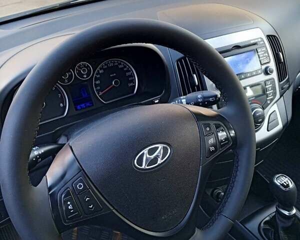 Сірий Хендай i30, об'ємом двигуна 1.4 л та пробігом 167 тис. км за 7400 $, фото 16 на Automoto.ua