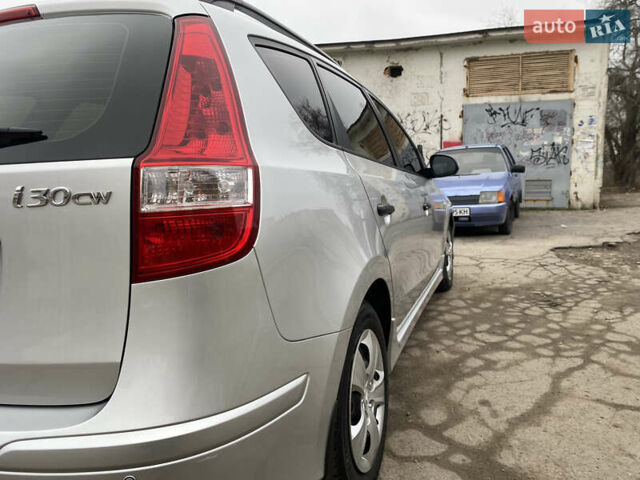 Сірий Хендай i30, об'ємом двигуна 1.6 л та пробігом 87 тис. км за 8200 $, фото 22 на Automoto.ua