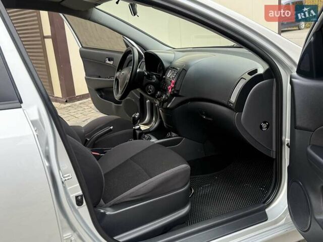 Хендай i30 2012 в Дрогобыче на Automoto.ua Серый Хендай i30, объемом двигателя 1.4 л и пробегом 230 тыс. км за 5650 $, фото 68 на Automoto.ua