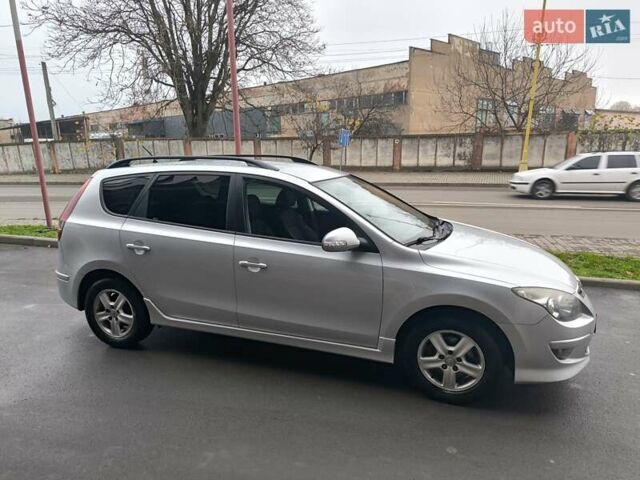 Сірий Хендай i30, об'ємом двигуна 1.58 л та пробігом 200 тис. км за 7150 $, фото 5 на Automoto.ua