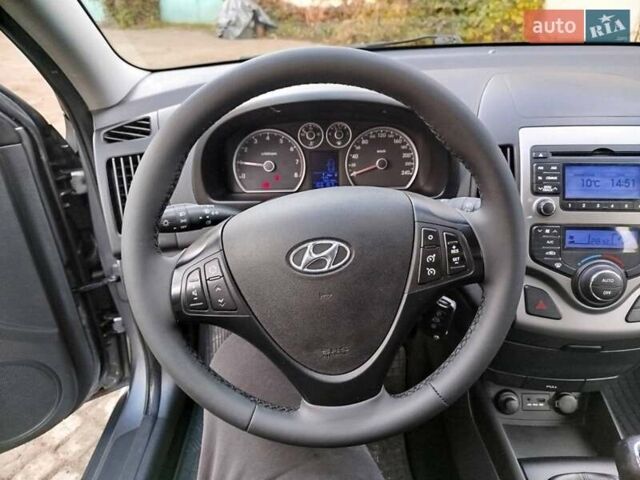 Сірий Хендай i30, об'ємом двигуна 1.4 л та пробігом 166 тис. км за 6350 $, фото 10 на Automoto.ua