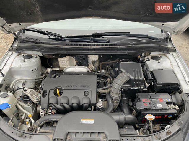 Сірий Хендай i30, об'ємом двигуна 1.6 л та пробігом 87 тис. км за 8200 $, фото 3 на Automoto.ua