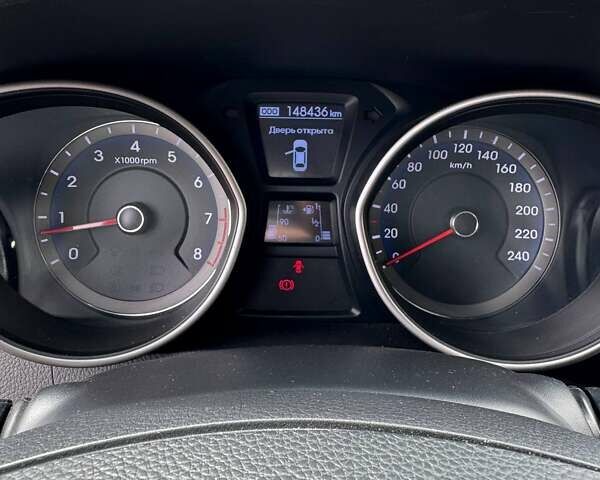 Серый Хендай i30, объемом двигателя 1.6 л и пробегом 149 тыс. км за 8500 $, фото 10 на Automoto.ua