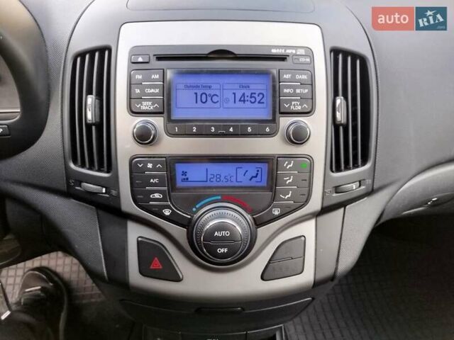 Сірий Хендай i30, об'ємом двигуна 1.4 л та пробігом 166 тис. км за 6350 $, фото 14 на Automoto.ua