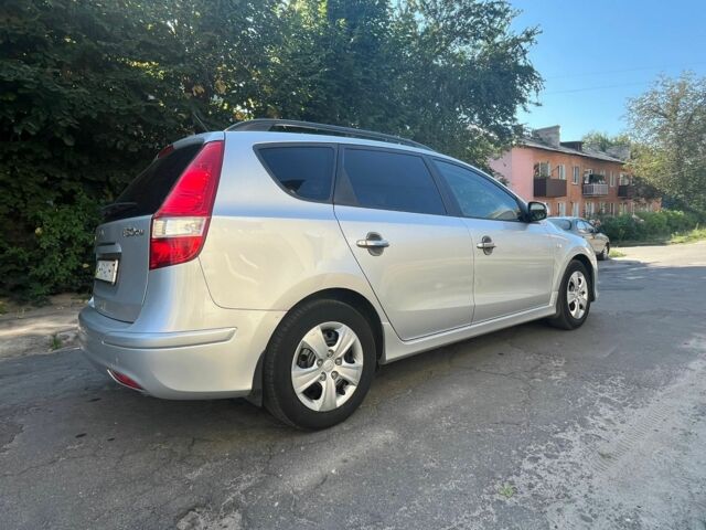 Сірий Хендай i30, об'ємом двигуна 0 л та пробігом 172 тис. км за 6400 $, фото 1 на Automoto.ua