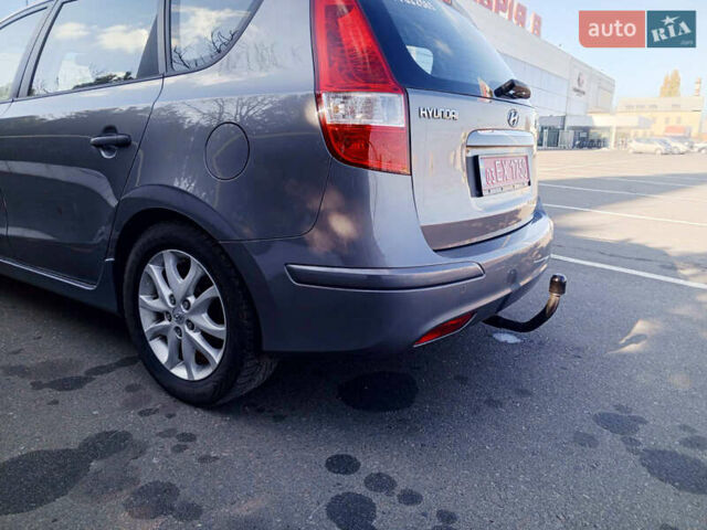 Сірий Хендай i30, об'ємом двигуна 1.4 л та пробігом 167 тис. км за 7400 $, фото 10 на Automoto.ua