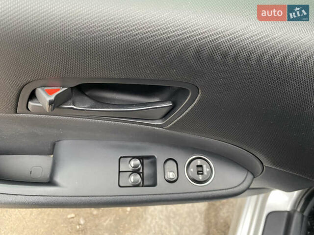 Сірий Хендай i30, об'ємом двигуна 1.6 л та пробігом 87 тис. км за 8200 $, фото 30 на Automoto.ua