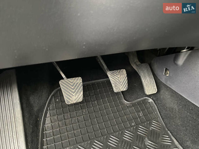 Сірий Хендай i30, об'ємом двигуна 1.6 л та пробігом 87 тис. км за 8200 $, фото 11 на Automoto.ua