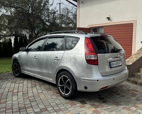 Серый Хендай i30, объемом двигателя 1.59 л и пробегом 304 тыс. км за 6200 $, фото 2 на Automoto.ua