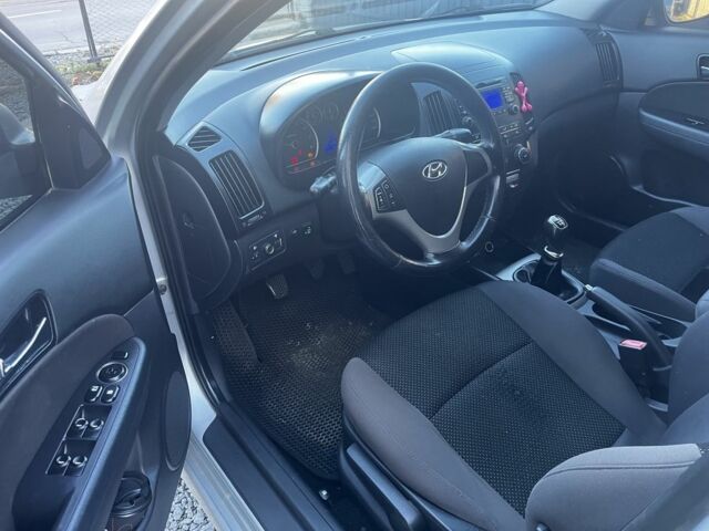 Хендай i30 2012 в Дрогобыче на Automoto.ua Серый Хендай i30, объемом двигателя 1.4 л и пробегом 229 тыс. км за 5099 $, фото 3 на Automoto.ua