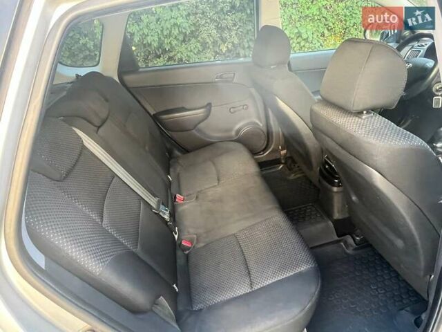 Сірий Хендай i30, об'ємом двигуна 0 л та пробігом 172 тис. км за 6400 $, фото 9 на Automoto.ua